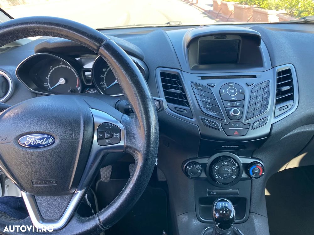 Ford Fiesta - 12