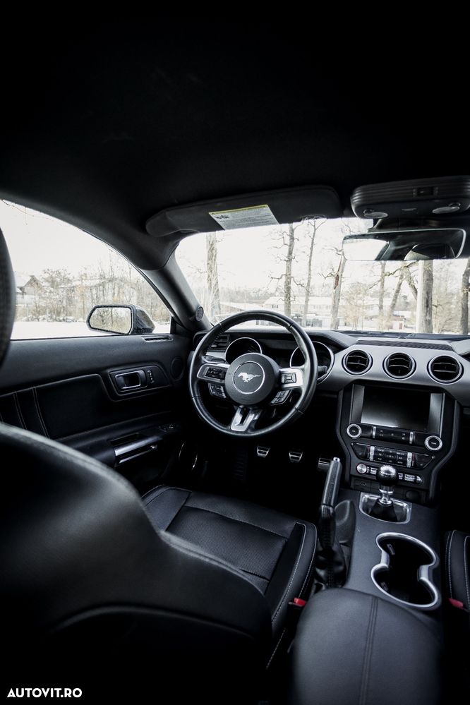 Ford Mustang 2.3 EcoBoost - 12