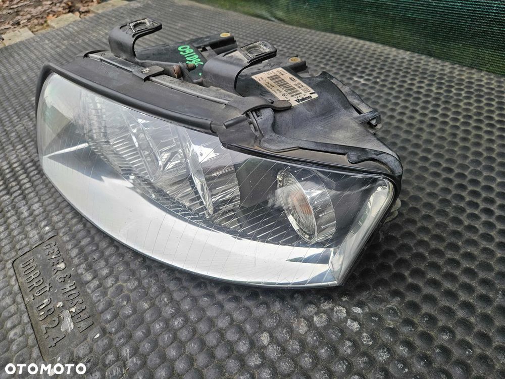 Reflektor Lampa Xenon D1S Przód Przednia LEWA Kompleta Przetwornica Valeo Europa Audi A4 B6 - 6