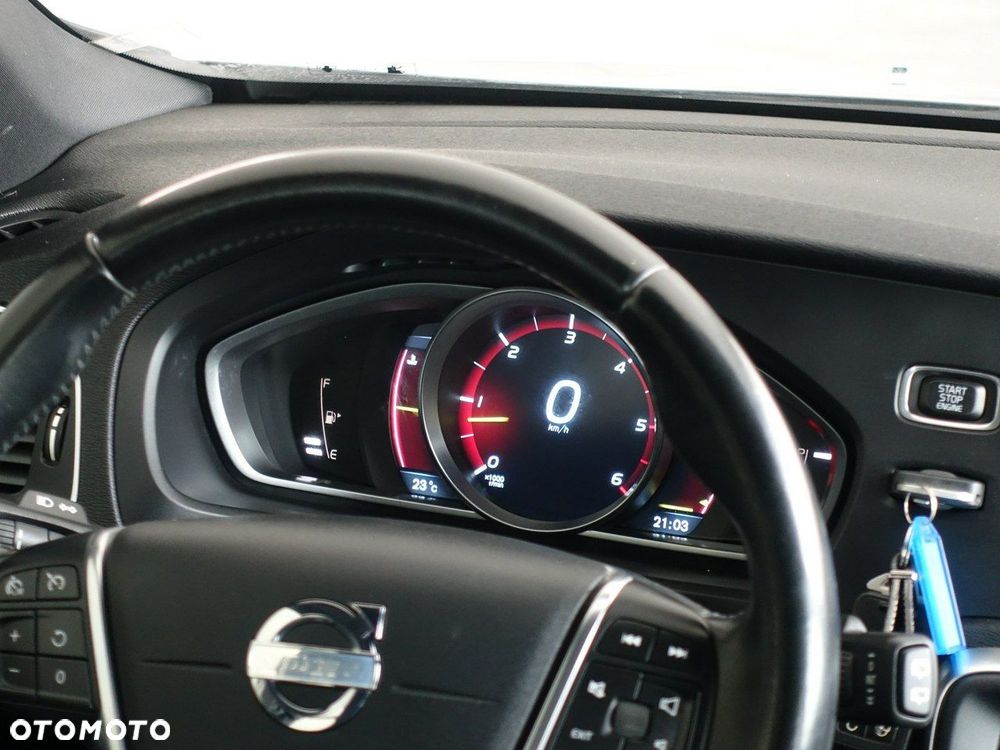 Volvo V40 D3 Geartronic Momentum - 25