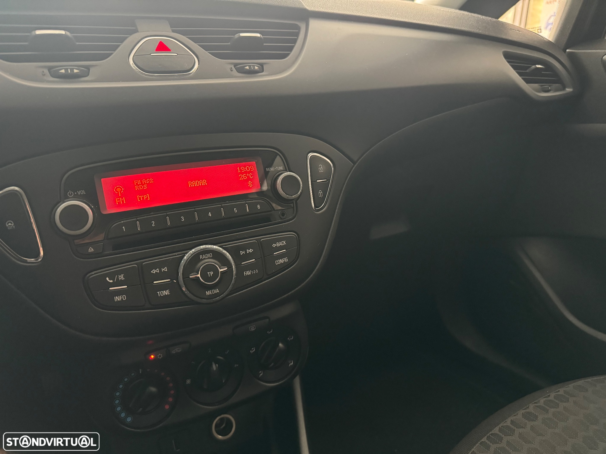 Opel Corsa 1.2 Dynamic - 21