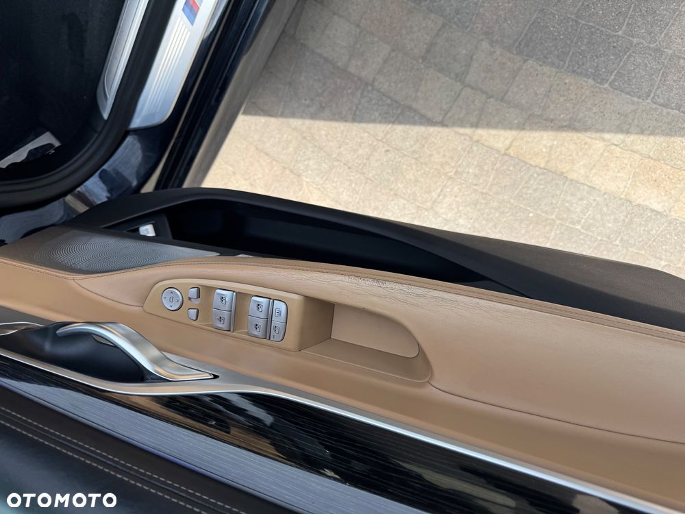 BMW Seria 7 750Li - 21