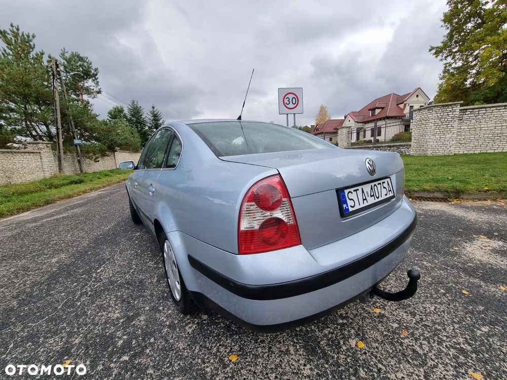 Volkswagen Passat 1.6 Comfortline - 4