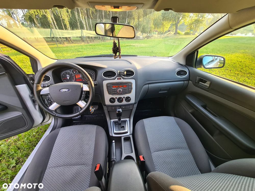 Ford Focus 1.6 16V Style - 9