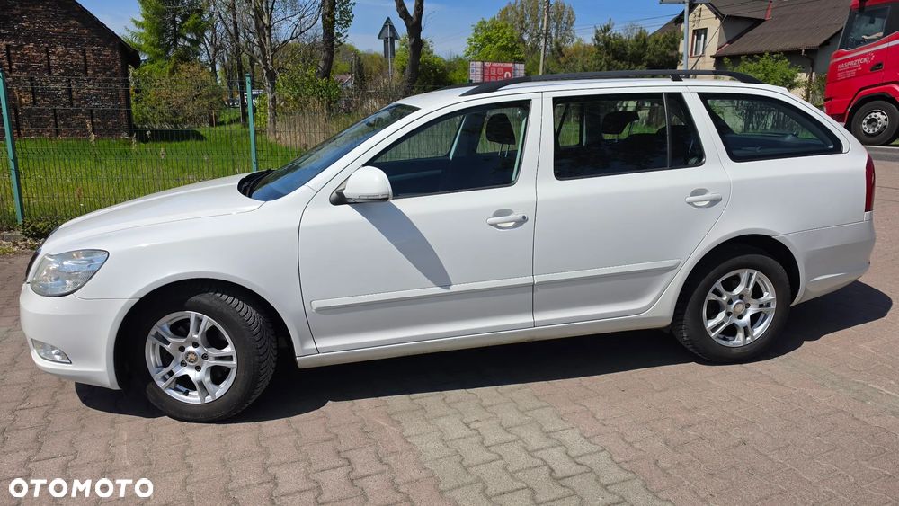 Skoda Octavia 1.6 Combi Ambiente - 28