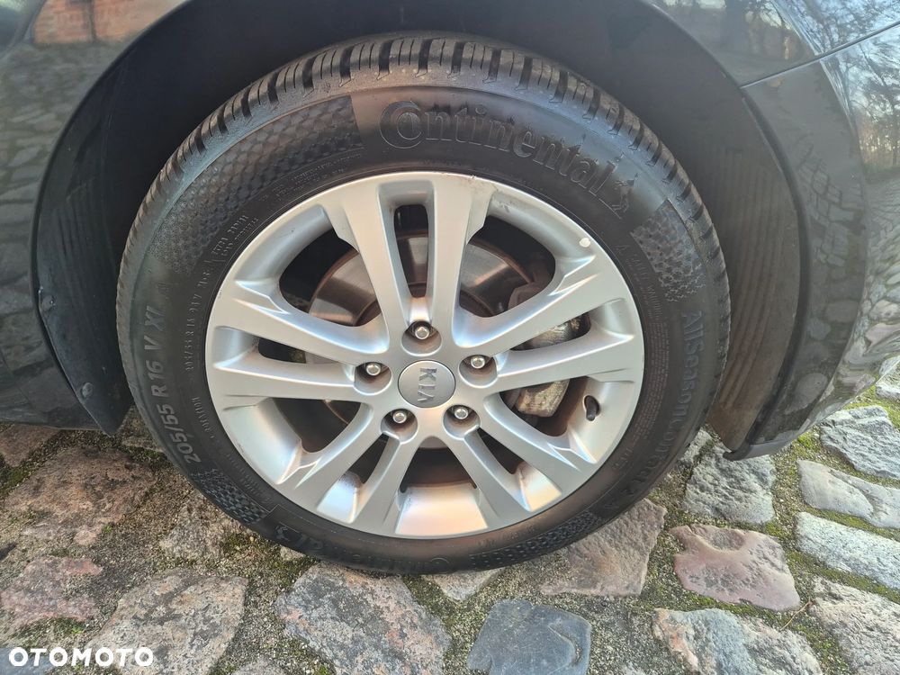 Kia Ceed 1.6 GDI Dream-Team Edition - 18