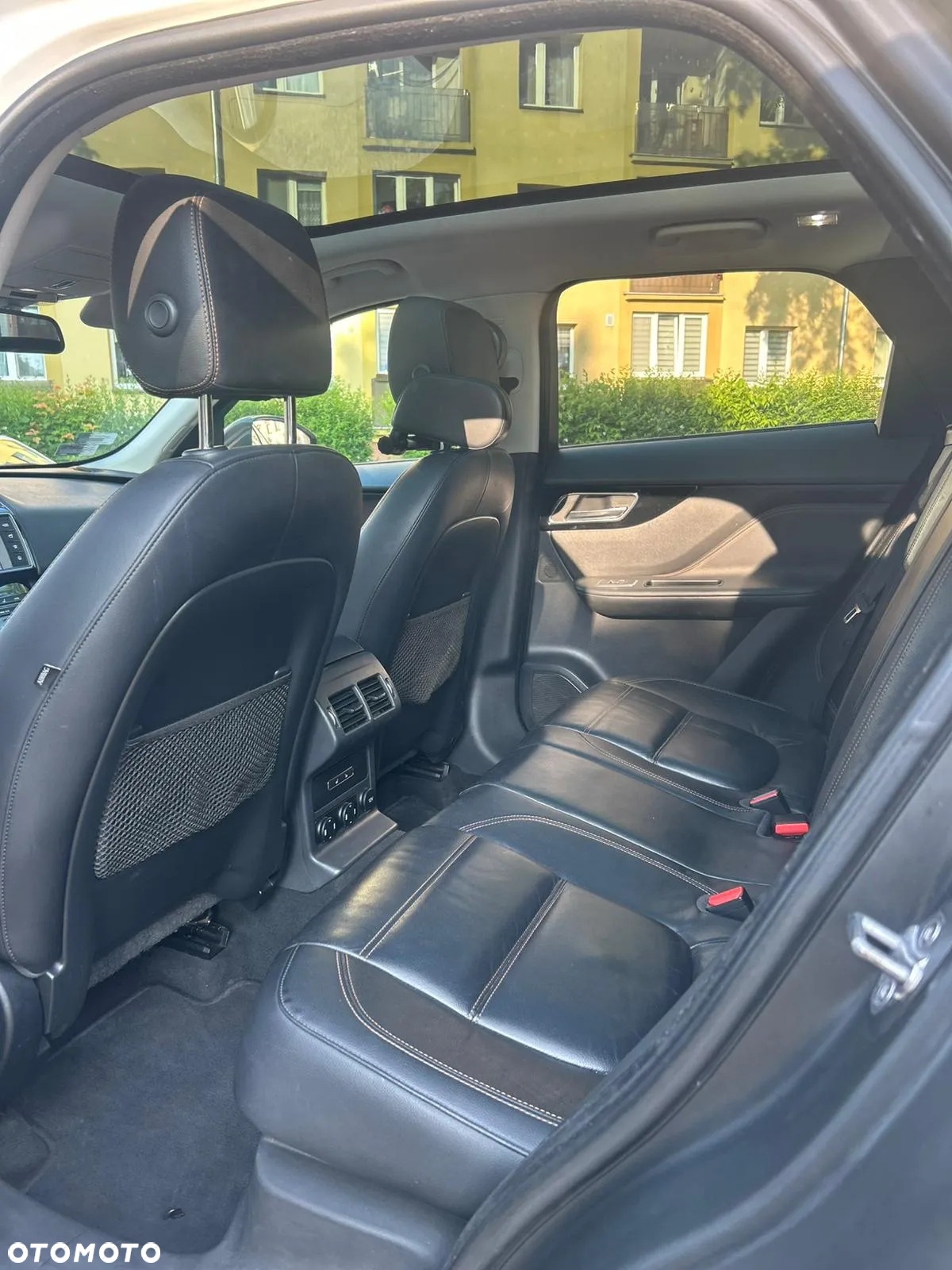 Jaguar F-Pace 2.0 i4D AWD Prestige - 11