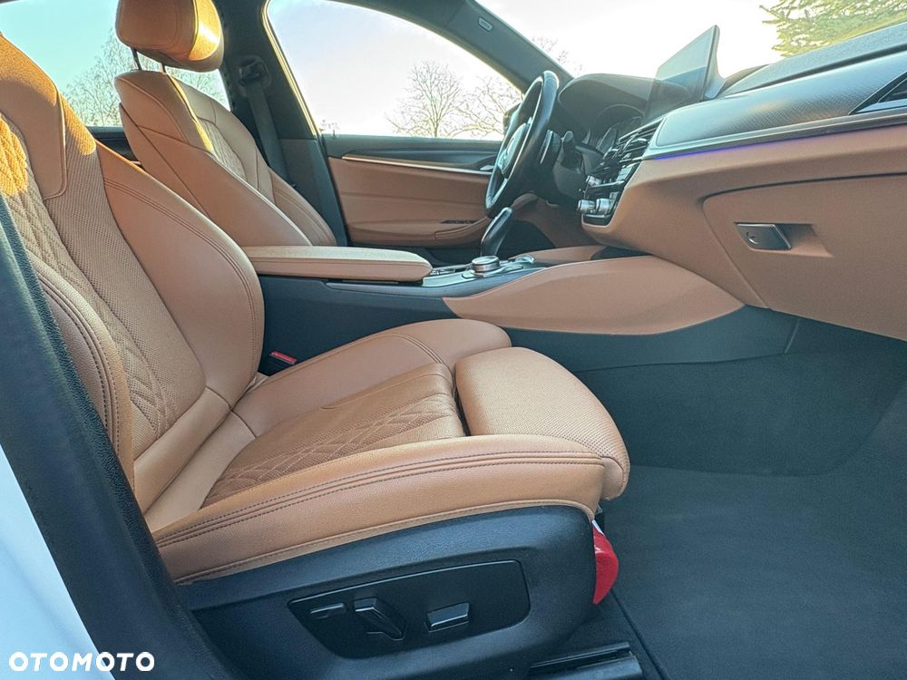 BMW Seria 5 520d M Sport - 15