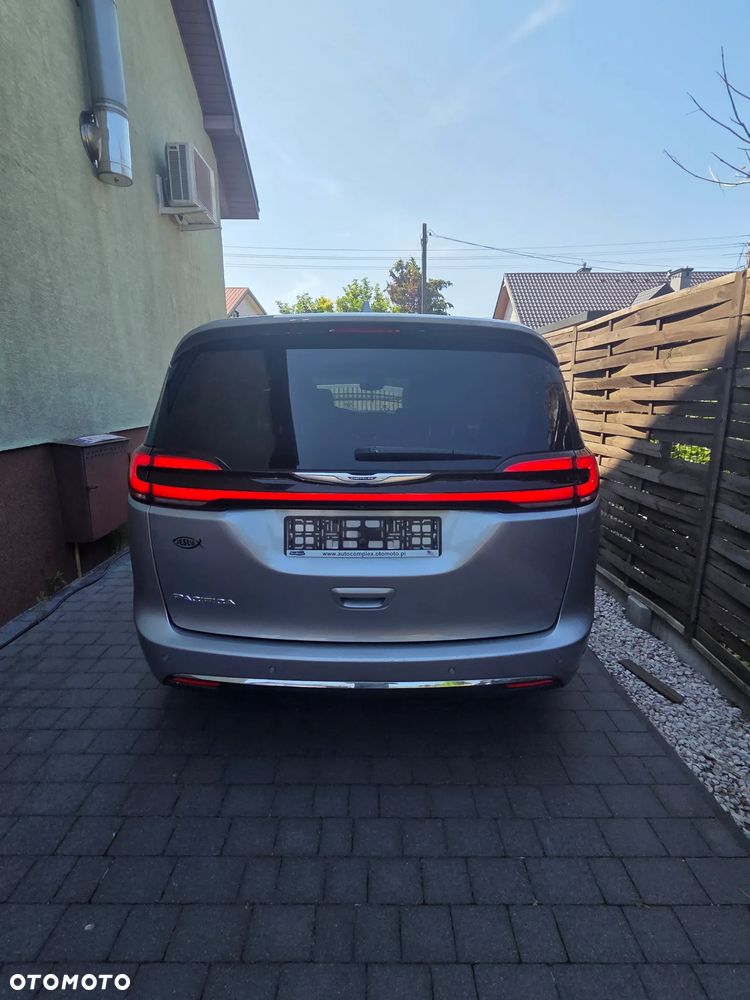 Chrysler Pacifica - 14
