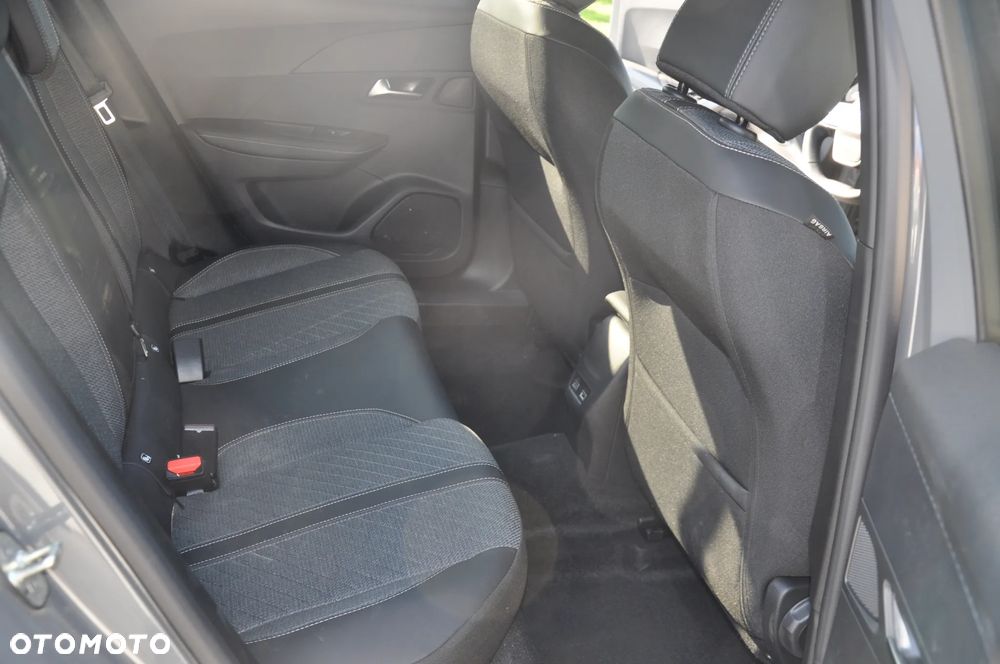 Peugeot 2008 Hybrid 145 e-DSC Business - 13