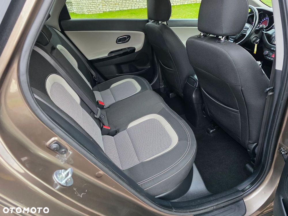 Kia Ceed - 9