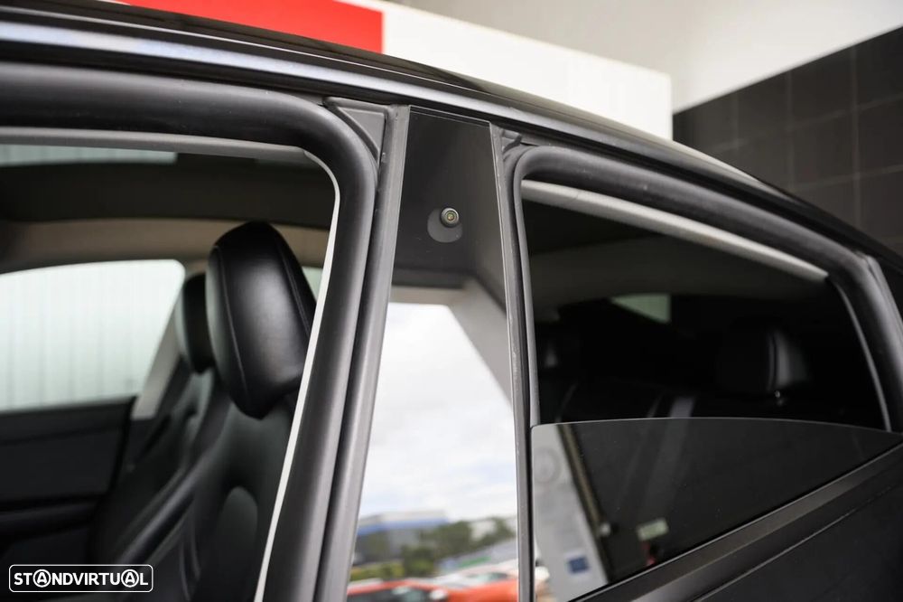 Tesla Model Y Long Range RWD - 14