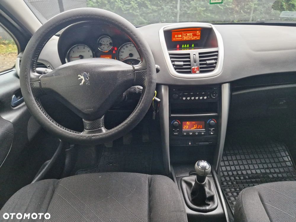 Peugeot 207 2006 photo 4