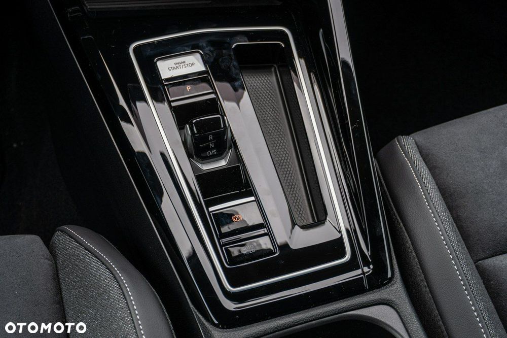 Volkswagen Golf - 24