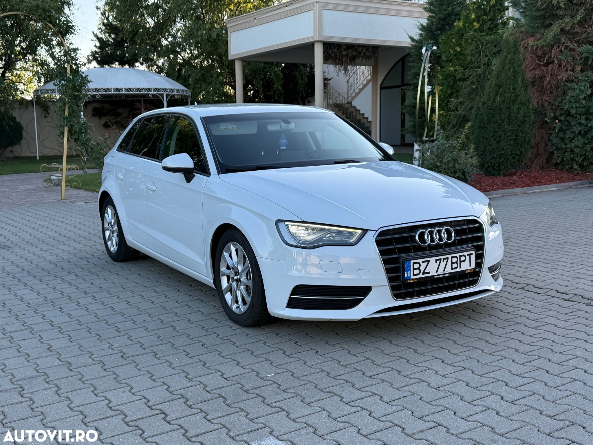 Audi A3 1.6 TDI Sportback (clean diesel) S tronic Attraction - 1