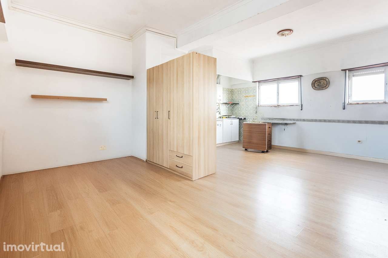 Atelier T0 em Queluz - Grande imagem: 2/8