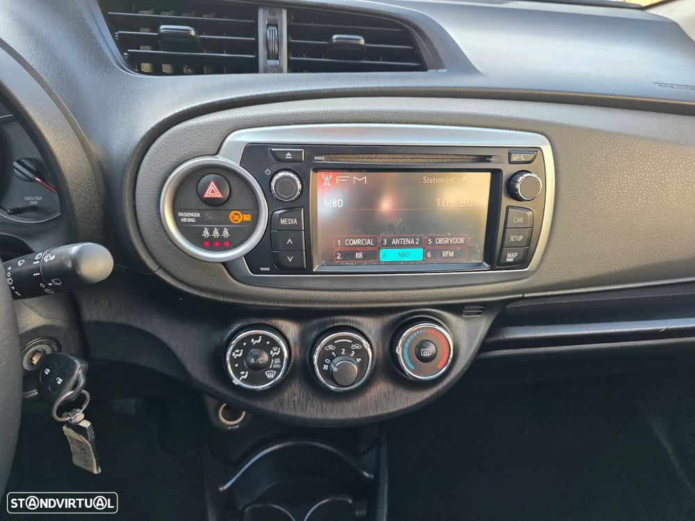 Toyota Yaris 1.0 VVT-i Comfort+P.Style - 11