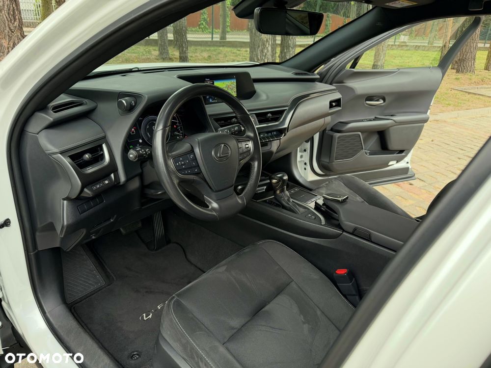 Lexus UX 250h Elegance 2WD - 13