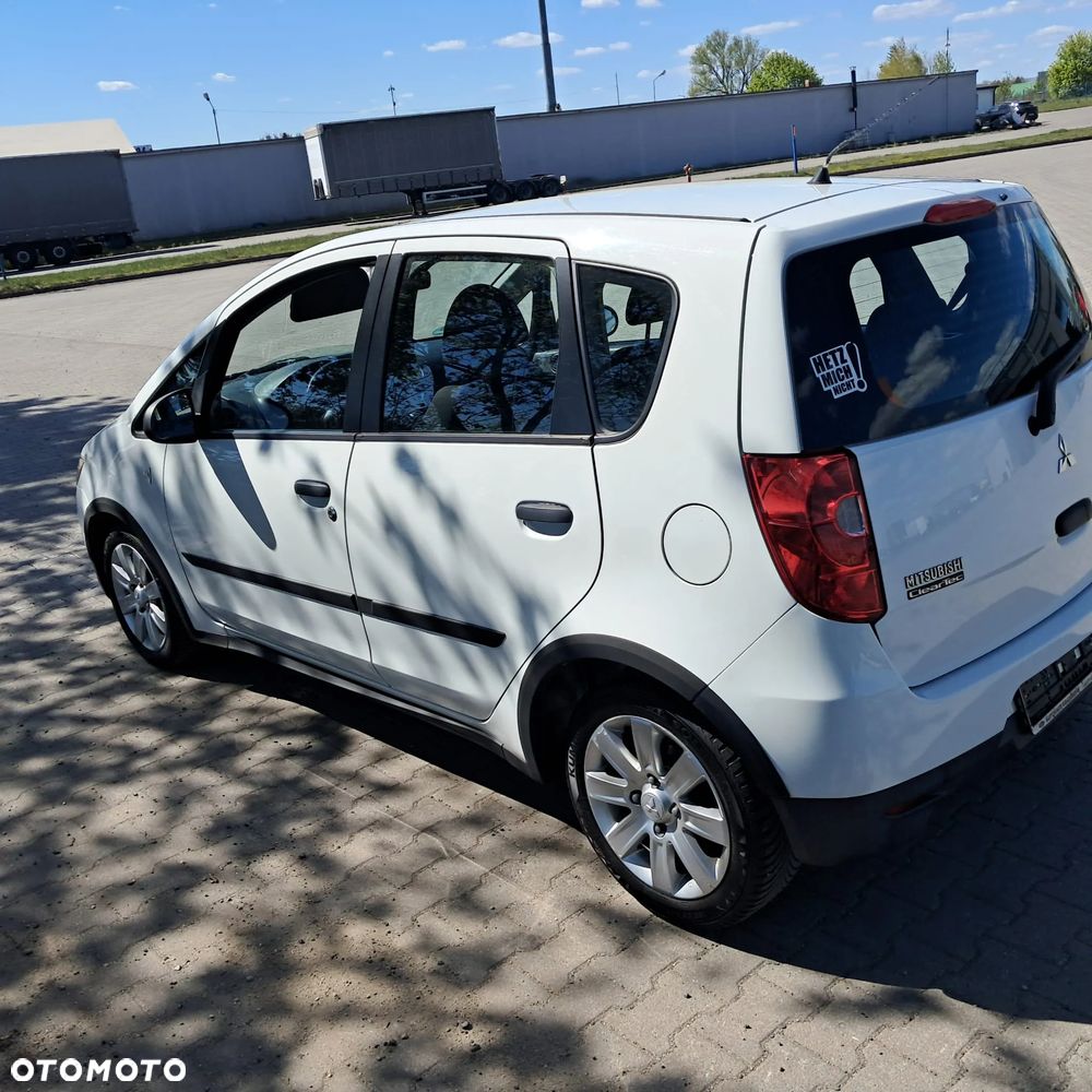 Mitsubishi Colt - 16