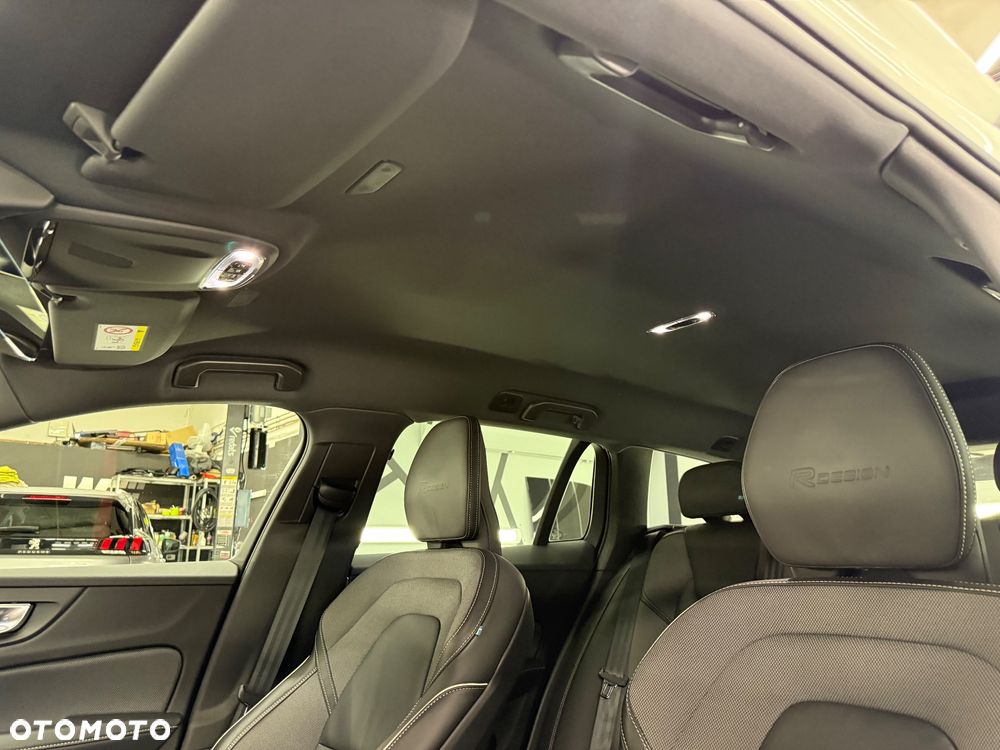 Volvo V60 D4 Geartronic R-Design - 21