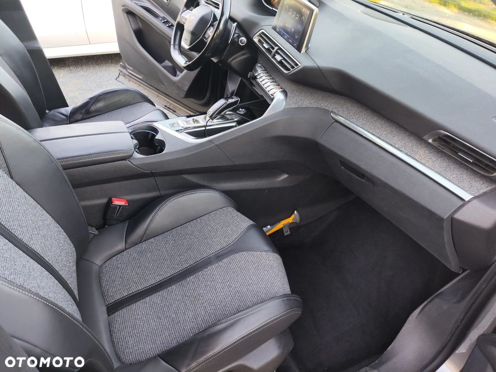 Peugeot 5008 1.6 BlueHDI Allure S&S EAT6 - 28