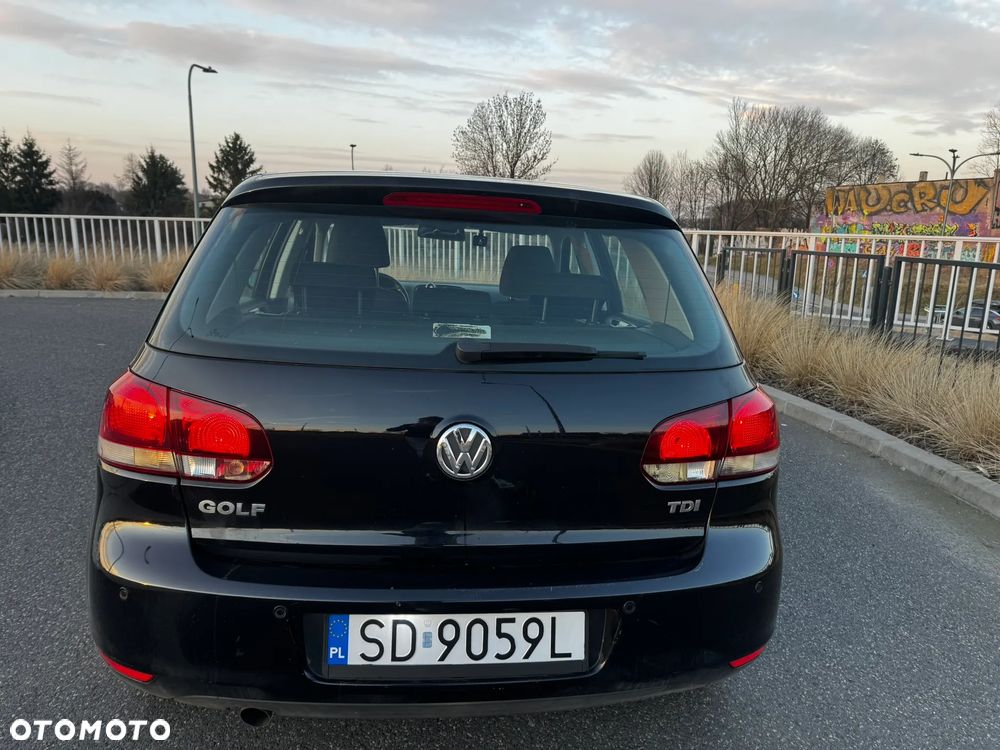 Volkswagen Golf 1.6 TDI DPF Highline - 8