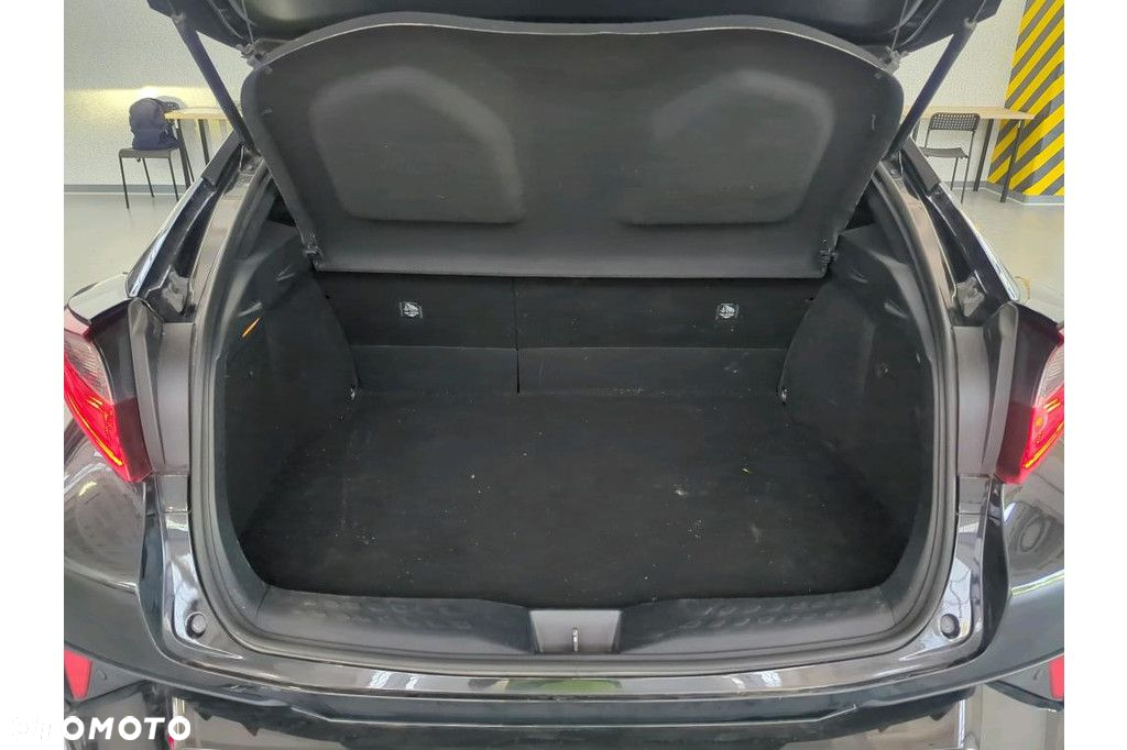 Toyota C-HR - 11