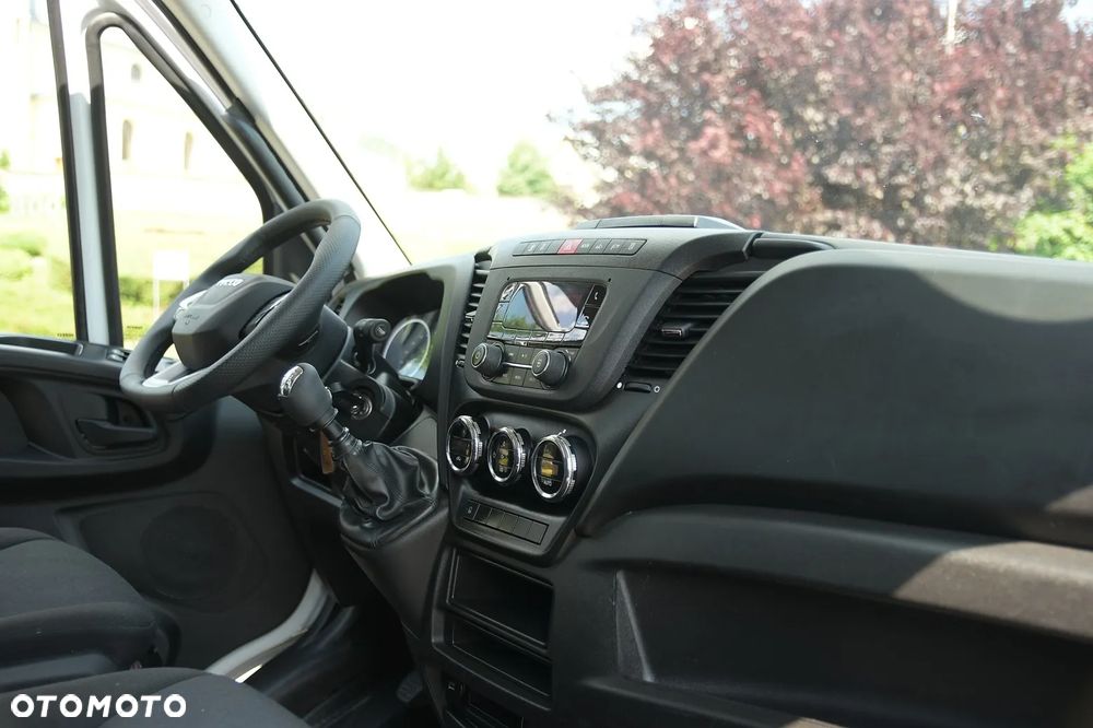 Iveco DAILY/50C18/DMC 3500/TYLKO 47 tyś km PRZEBIEGU!/WYWROTKA 3 STRONNA SKIBICKI 360x210 cm/ 3.0 HPI 180 KM/ SALON POLSKA/ PIERWSZY WŁAŚCICIEL/BEZWYPADKOWY - 18
