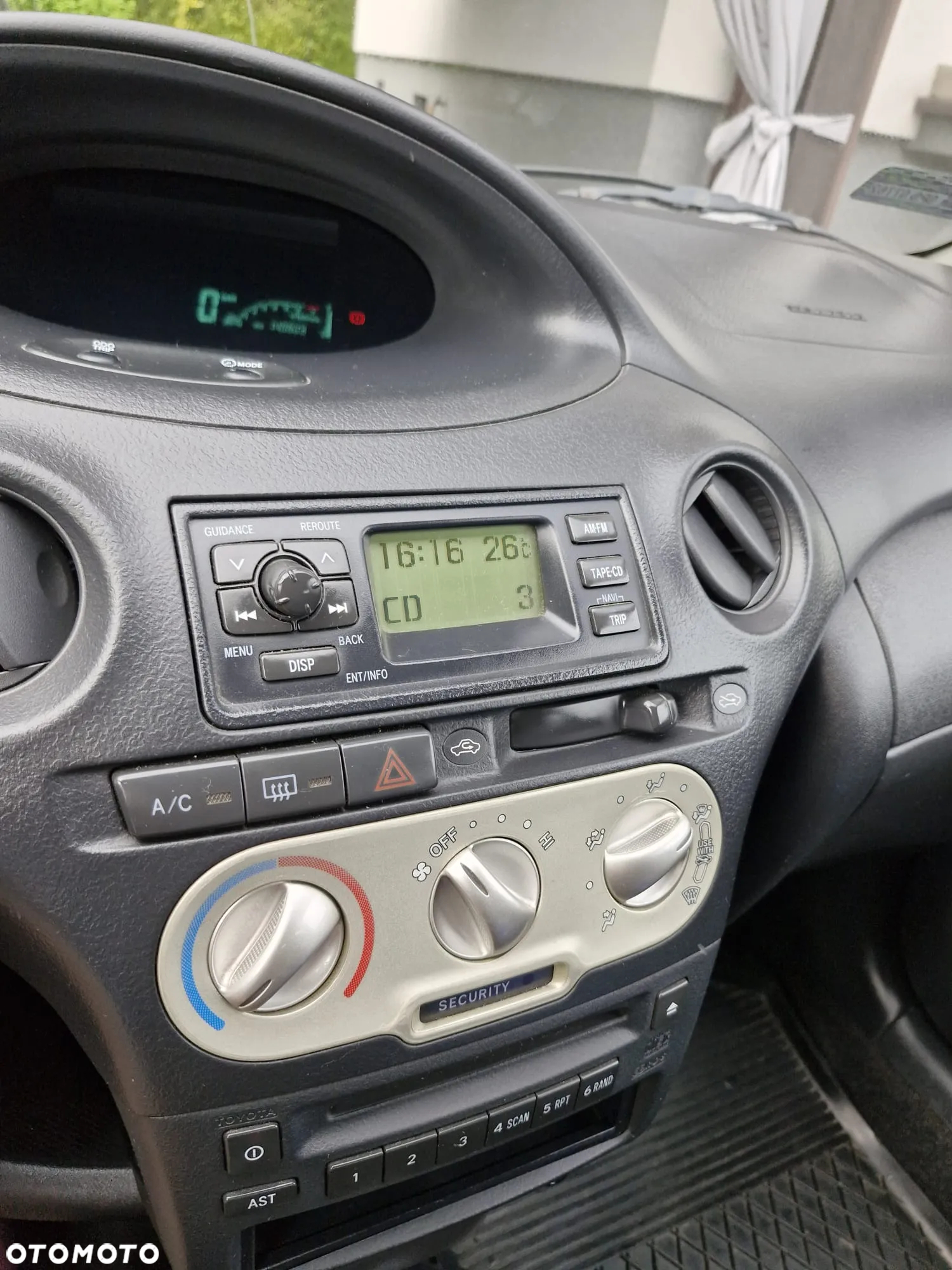 Toyota Yaris 1.3 Blue - 13