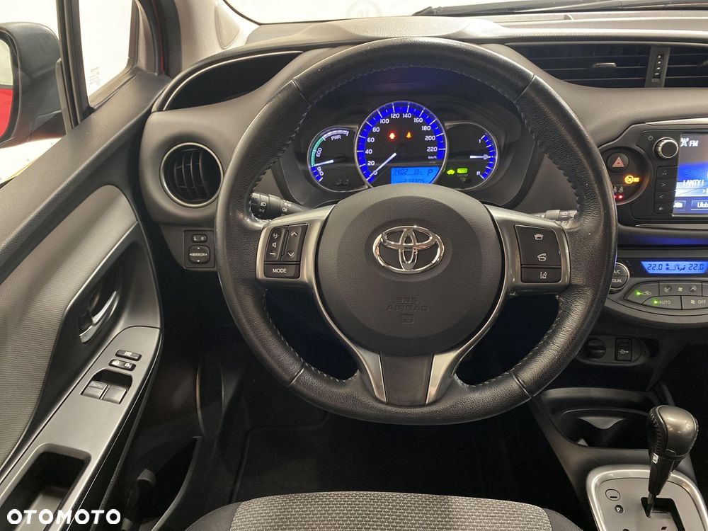 Toyota Yaris Hybrid 100 Premium - 12