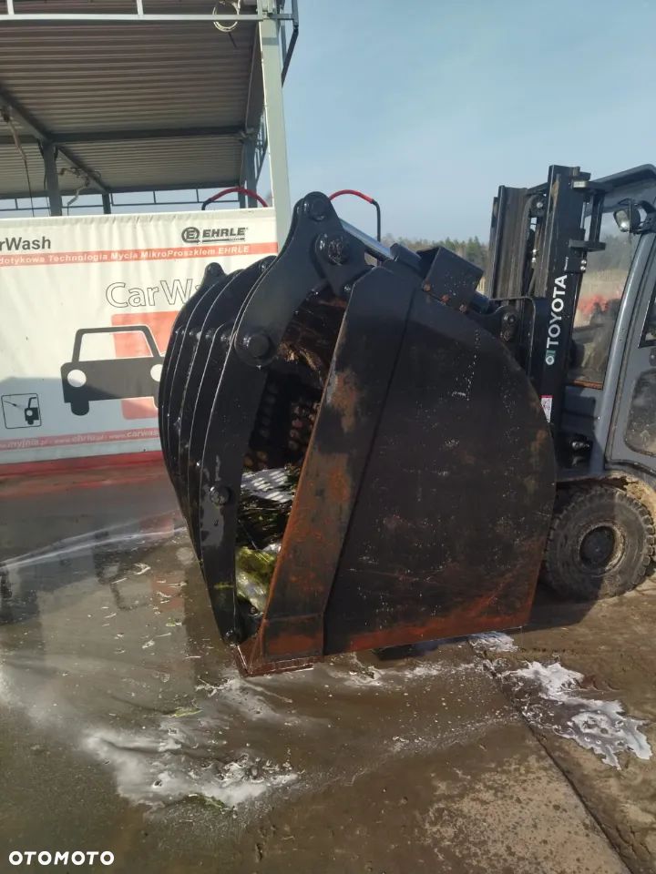 łyżka z klapą dociskową JCB - 2