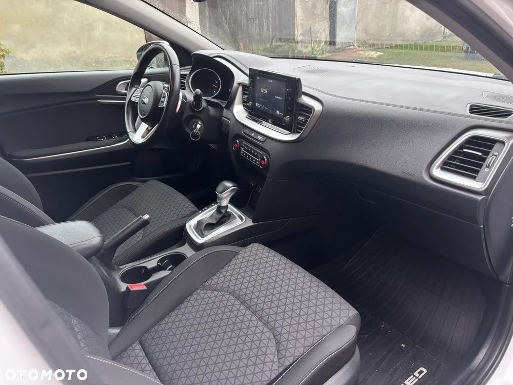 Kia Ceed 1.5 T-GDI L Business Line DCT - 11
