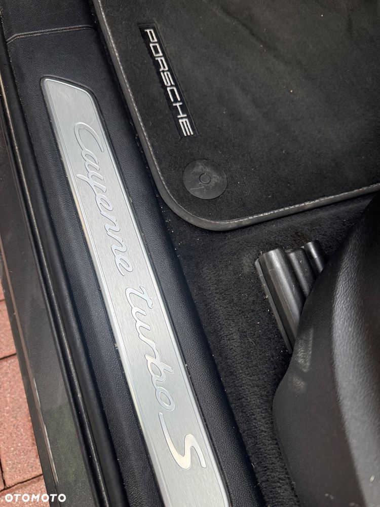 Porsche Cayenne Turbo S E-Hybrid Tiptronic S - 22