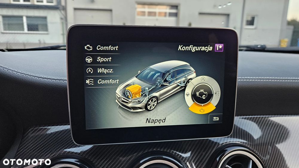 Mercedes-Benz CLA 220 4Matic 7G-DCT AMG Line - 24