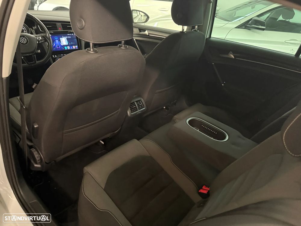 VW Golf 1.6 TDi DPF BlueMotion DSG Style - 19