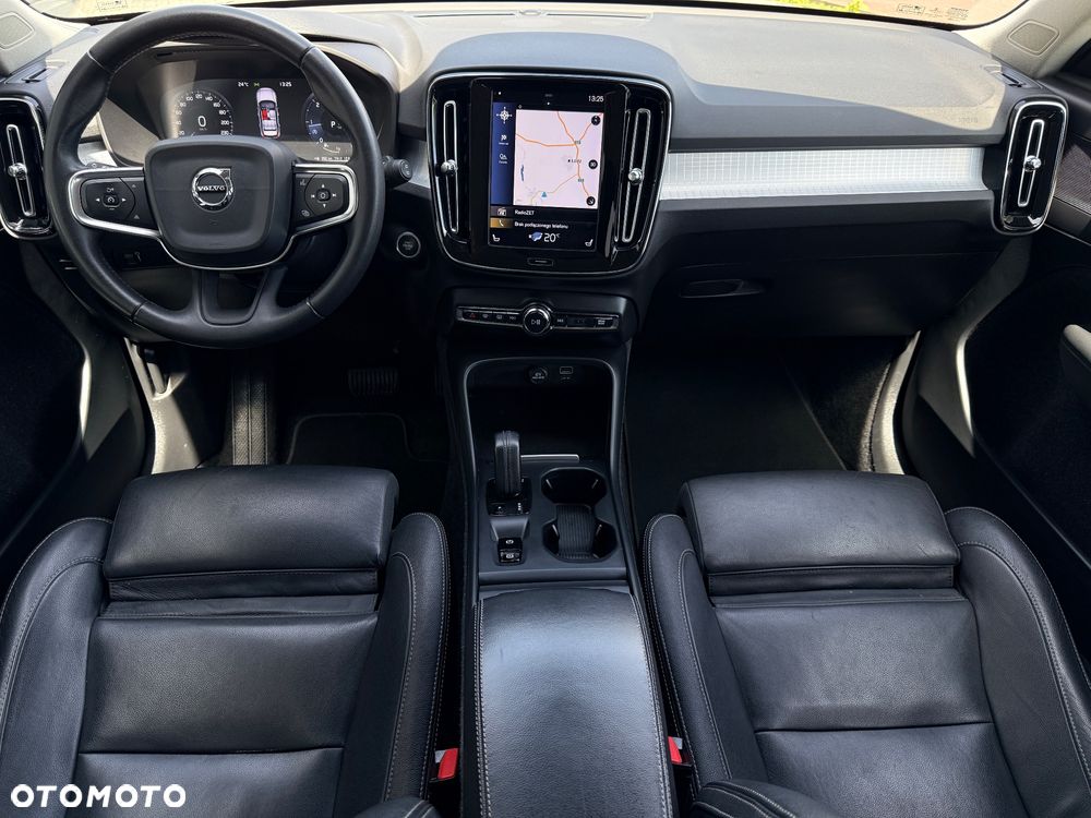 Volvo XC 40 D4 AWD Geartronic Momentum Pro - 11