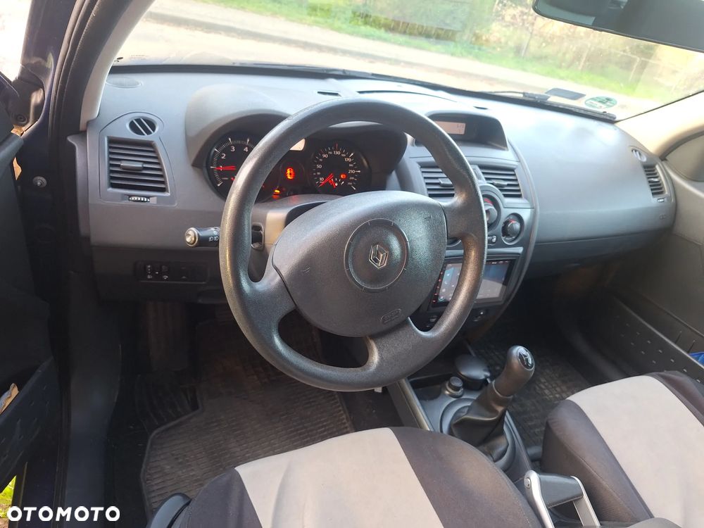 Renault Megane 1.6 Dynamique - 4