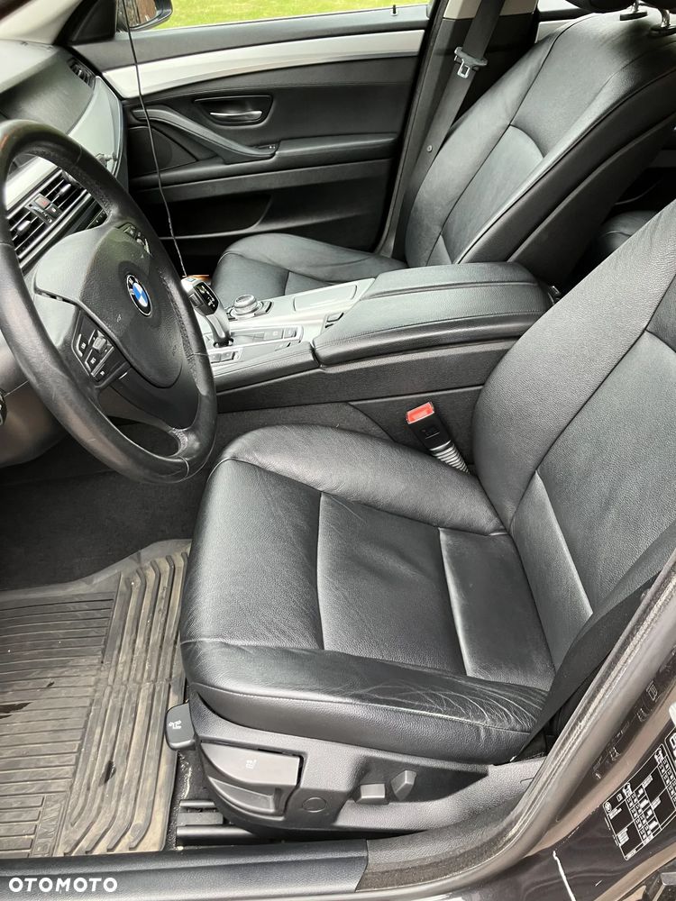 BMW Seria 5 528i xDrive - 10