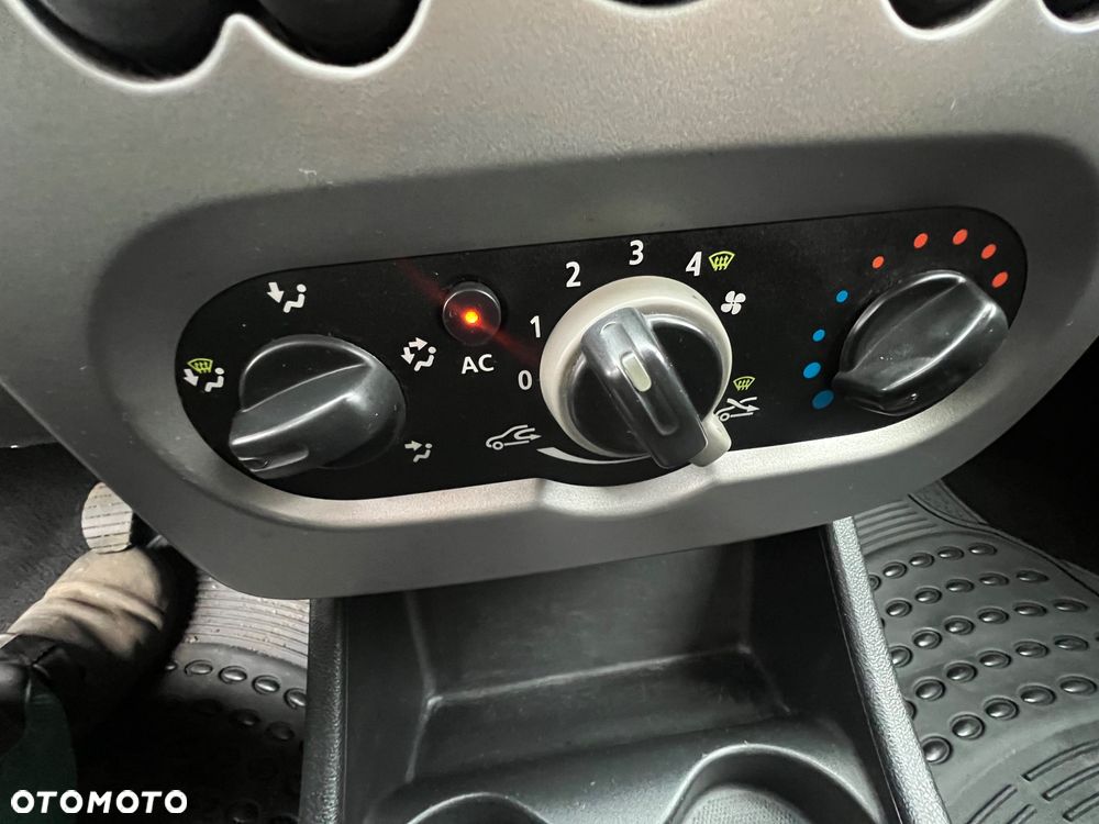 Dacia Sandero - 9