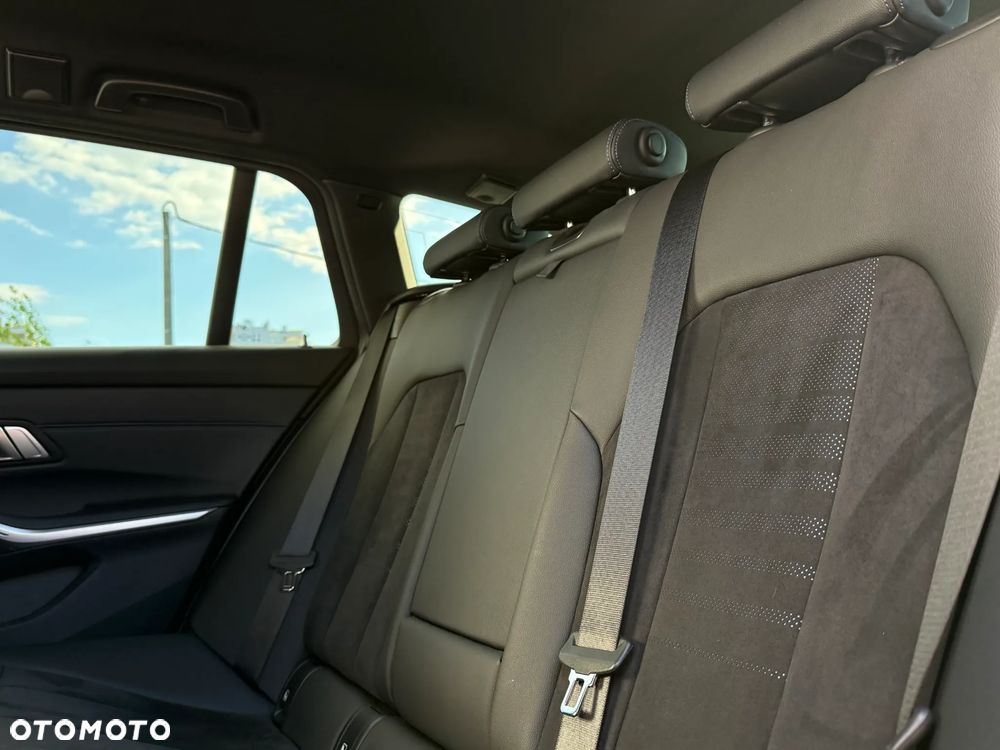 BMW Seria 3 320d xDrive MHEV M Sport sport - 16