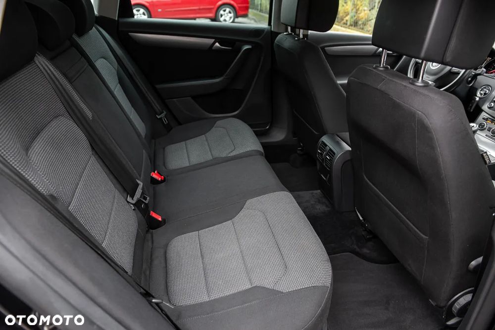 Volkswagen Passat 2.0 Blue TDI SCR Comfortline - 28