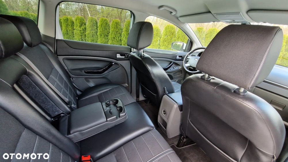 Ford Kuga 2.0 TDCi 4x4 Titanium - 28