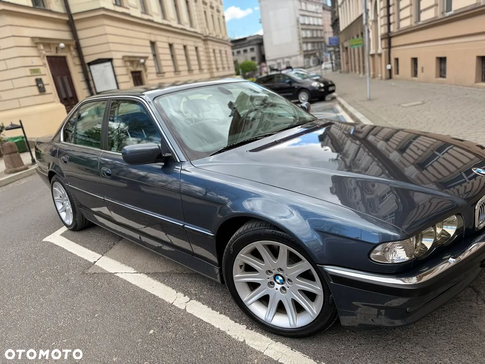 BMW Seria 7 740i - 25