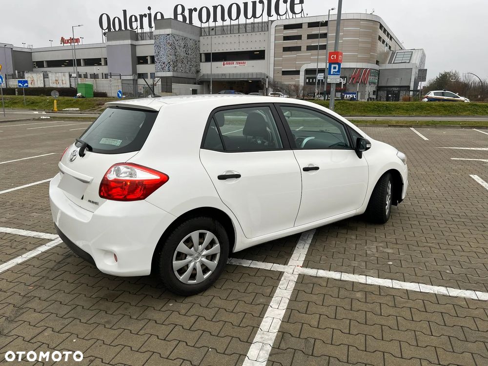 Toyota Auris 1.4 D-4D Terra EU5 - 4