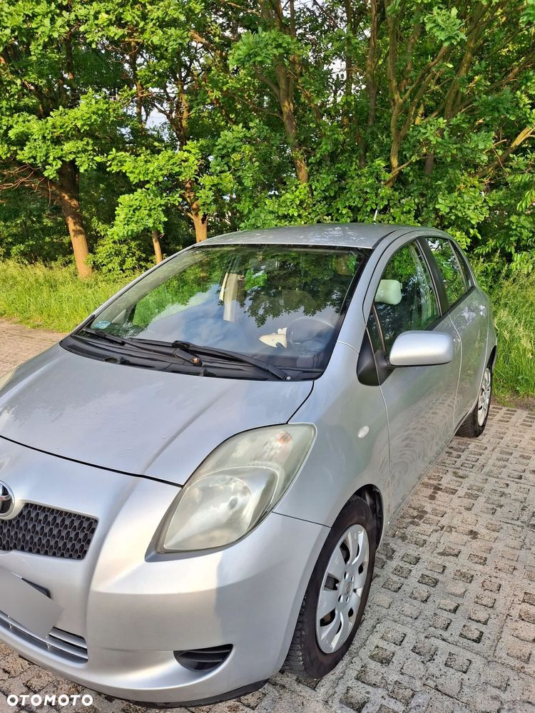 Toyota Yaris 1.3 Sol - 4