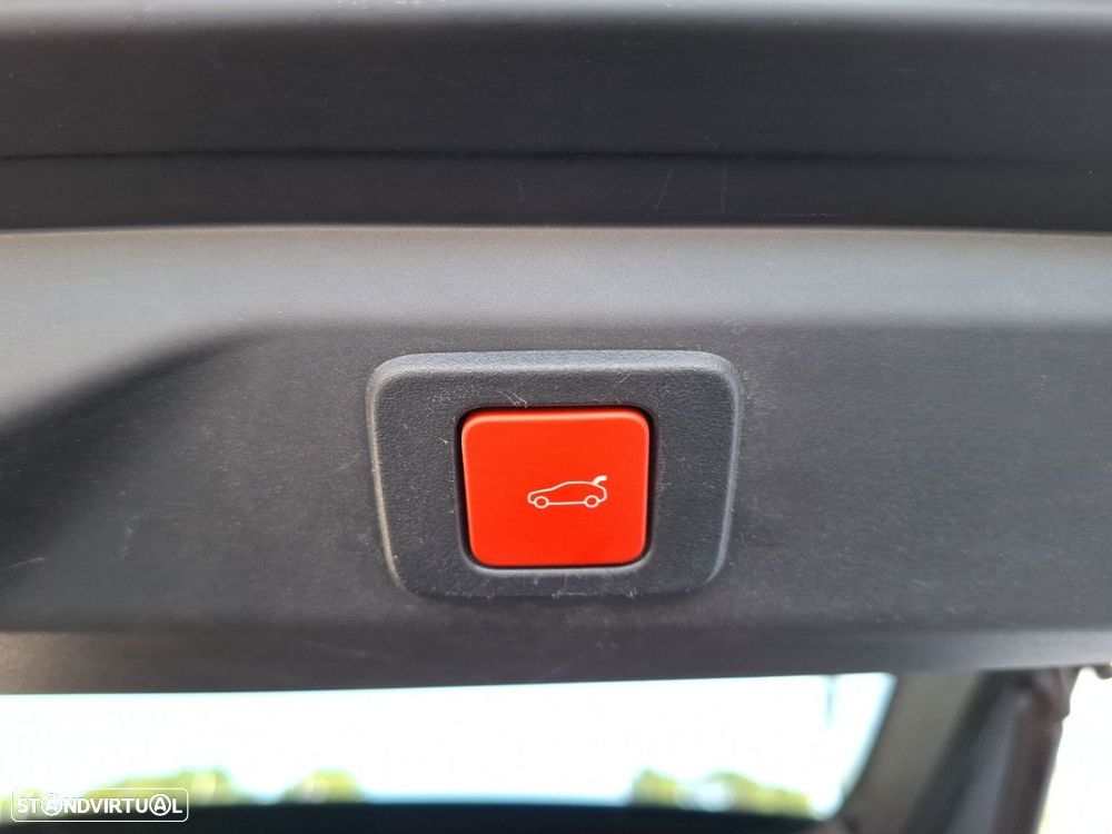 Peugeot 3008 1.2 Hybrid GT e-DCS6 - 29