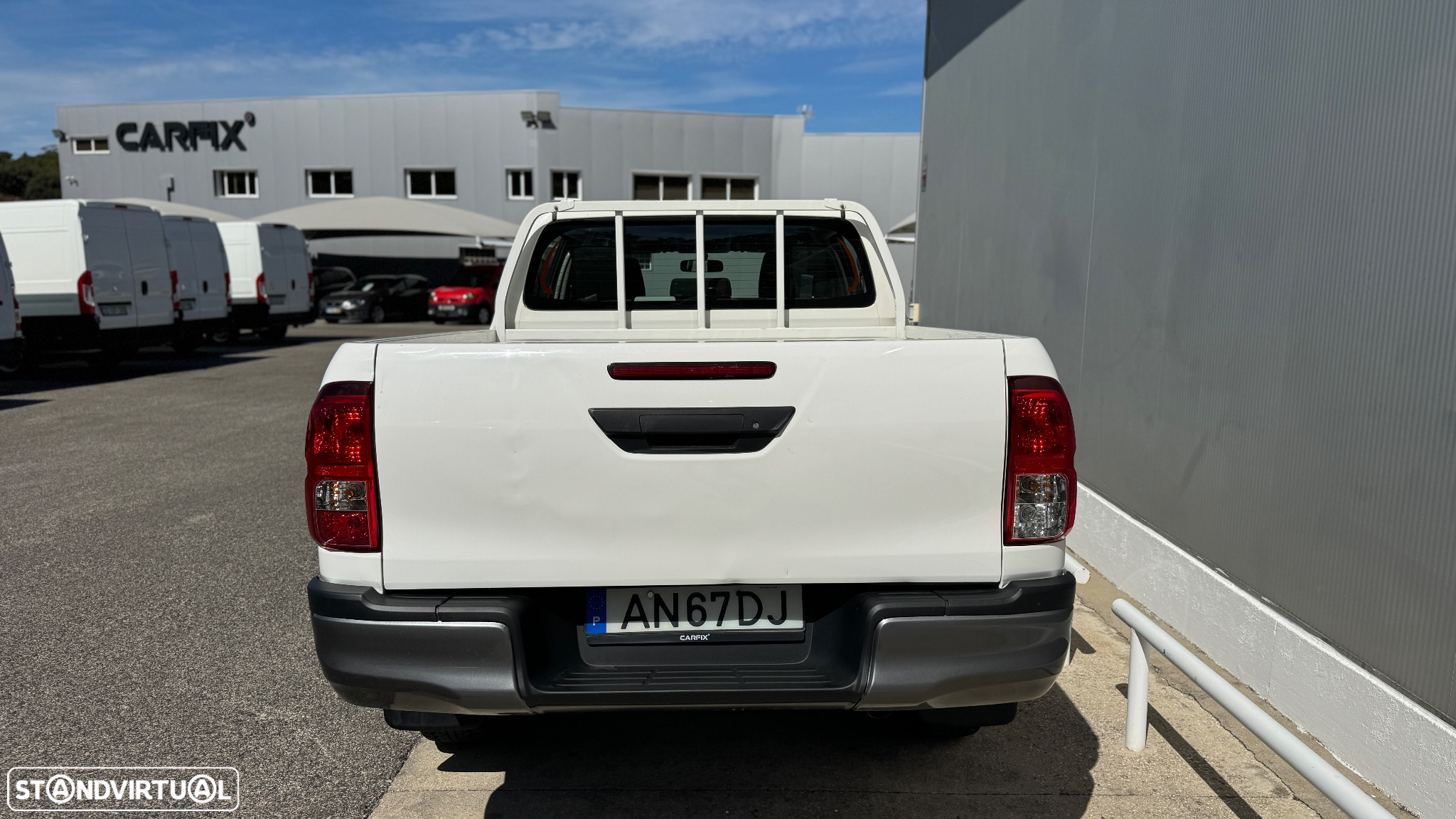 Toyota Hilux 2.4 D-4D 4WD CD CM - 23