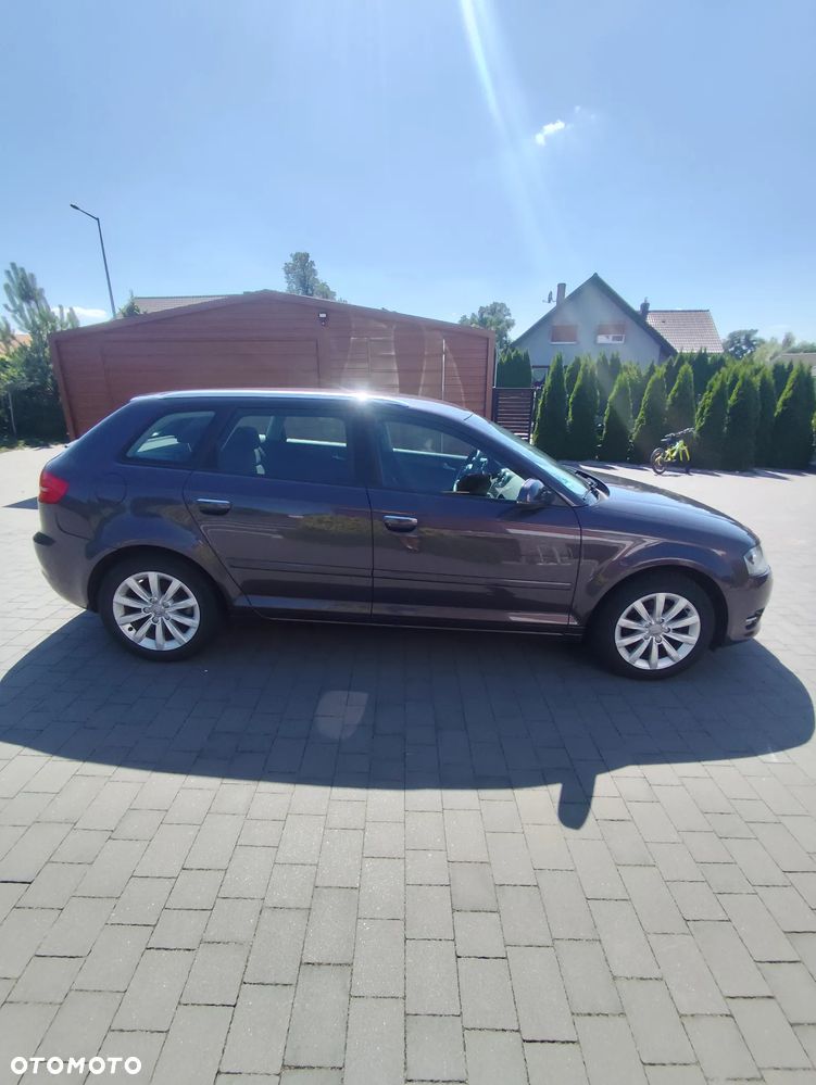 Audi A3 Sportback 1.6 TDI S tronic Attraction - 4
