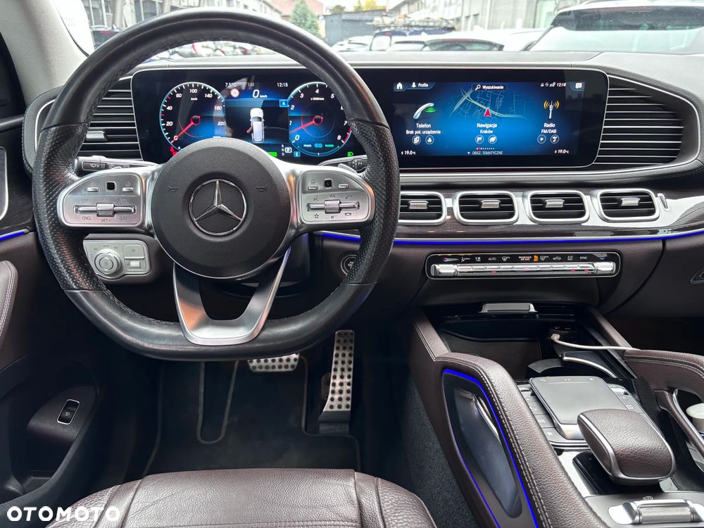 Mercedes-Benz GLS - 12