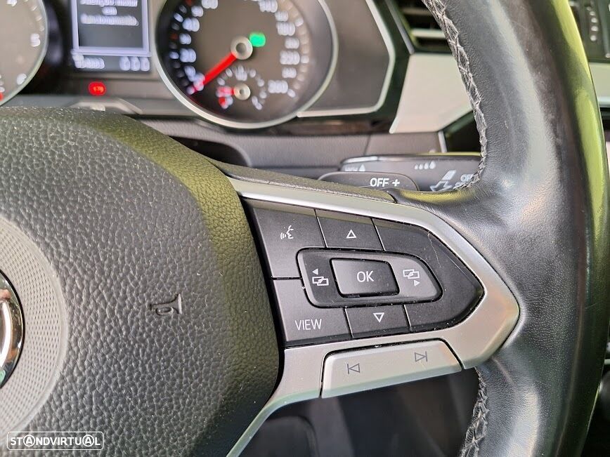 VW Passat 1.6 TDI Confortline DSG - 17